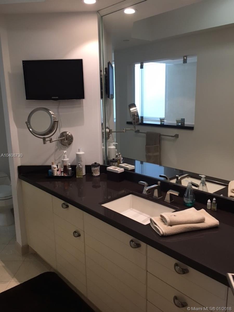 LE CLUB INTERNATIONAL CON - Residential Lease