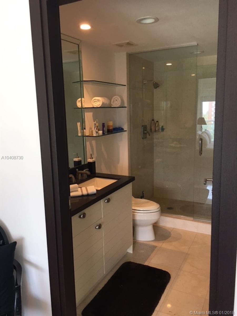 LE CLUB INTERNATIONAL CON - Residential Lease