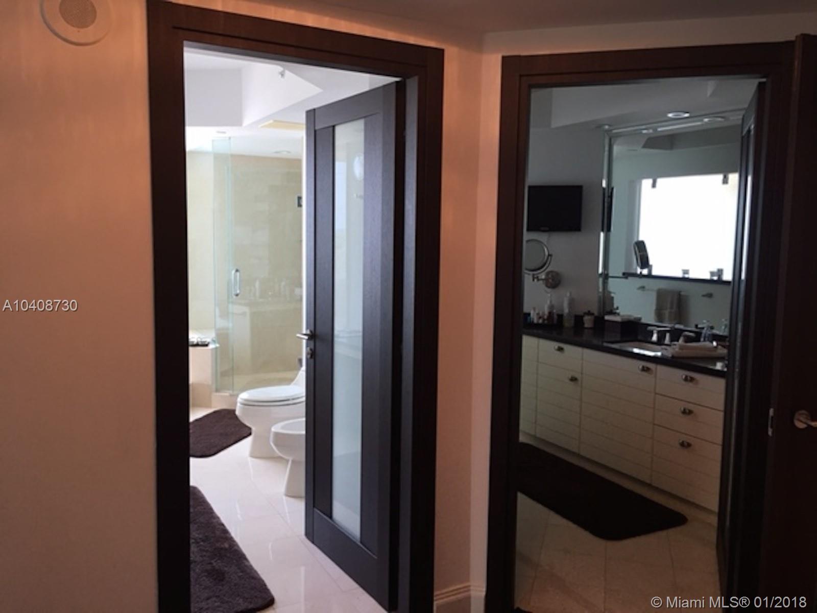 LE CLUB INTERNATIONAL CON - Residential Lease