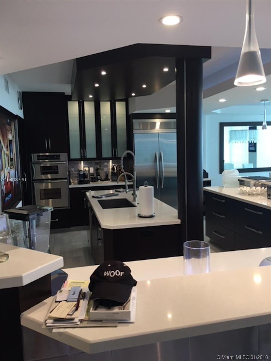 LE CLUB INTERNATIONAL CON - Residential Lease