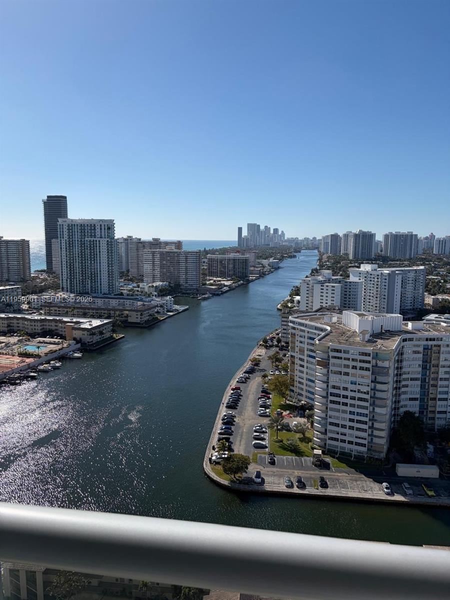 2602 E Hallandale Beach Blvd R2709