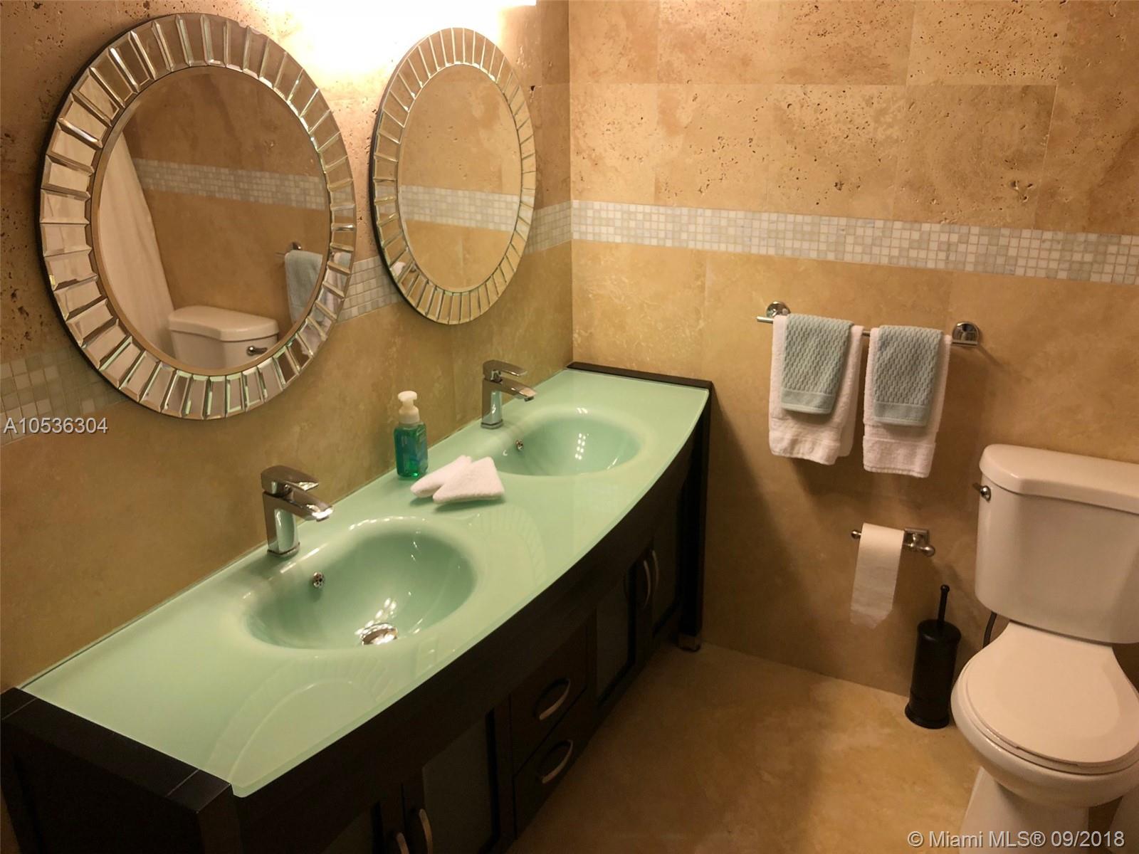 DE SOTO PARK CONDO - Residential Lease