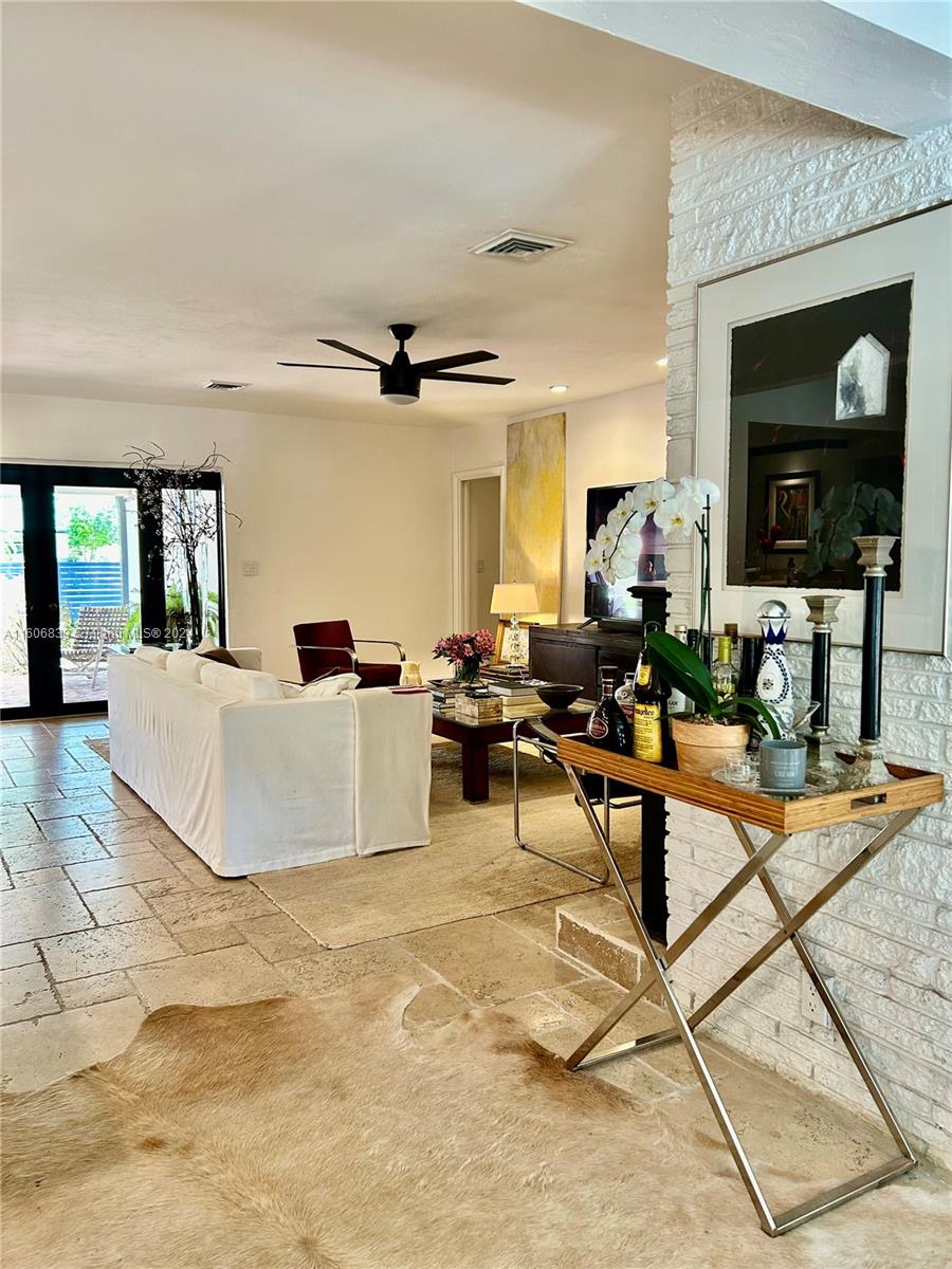 PLANTATION GARDENS 2ND SE - Residential Lease