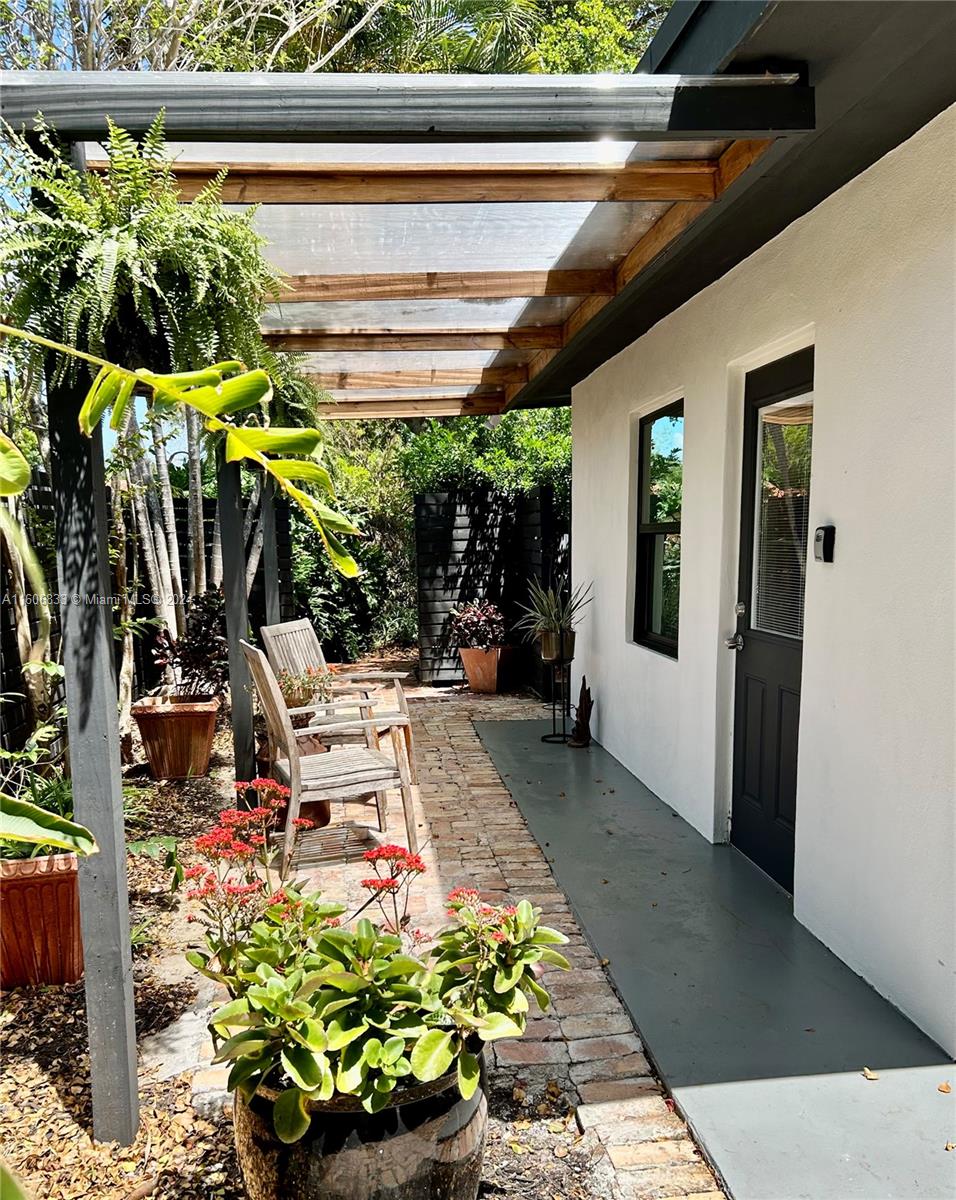 PLANTATION GARDENS 2ND SE - Residential Lease