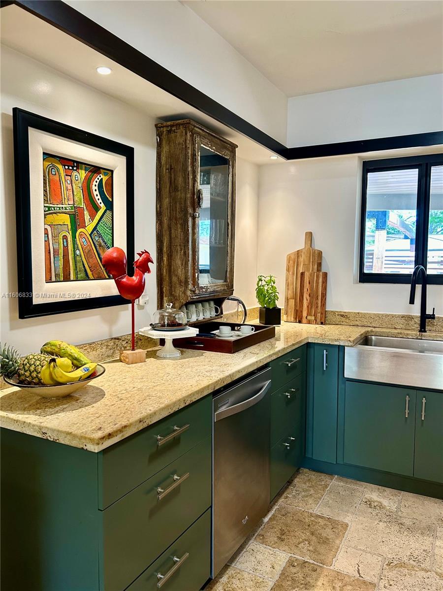 PLANTATION GARDENS 2ND SE - Residential Lease