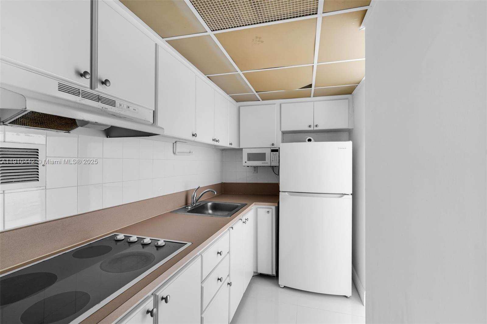 MIRADOR 1200 CONDO - Residential