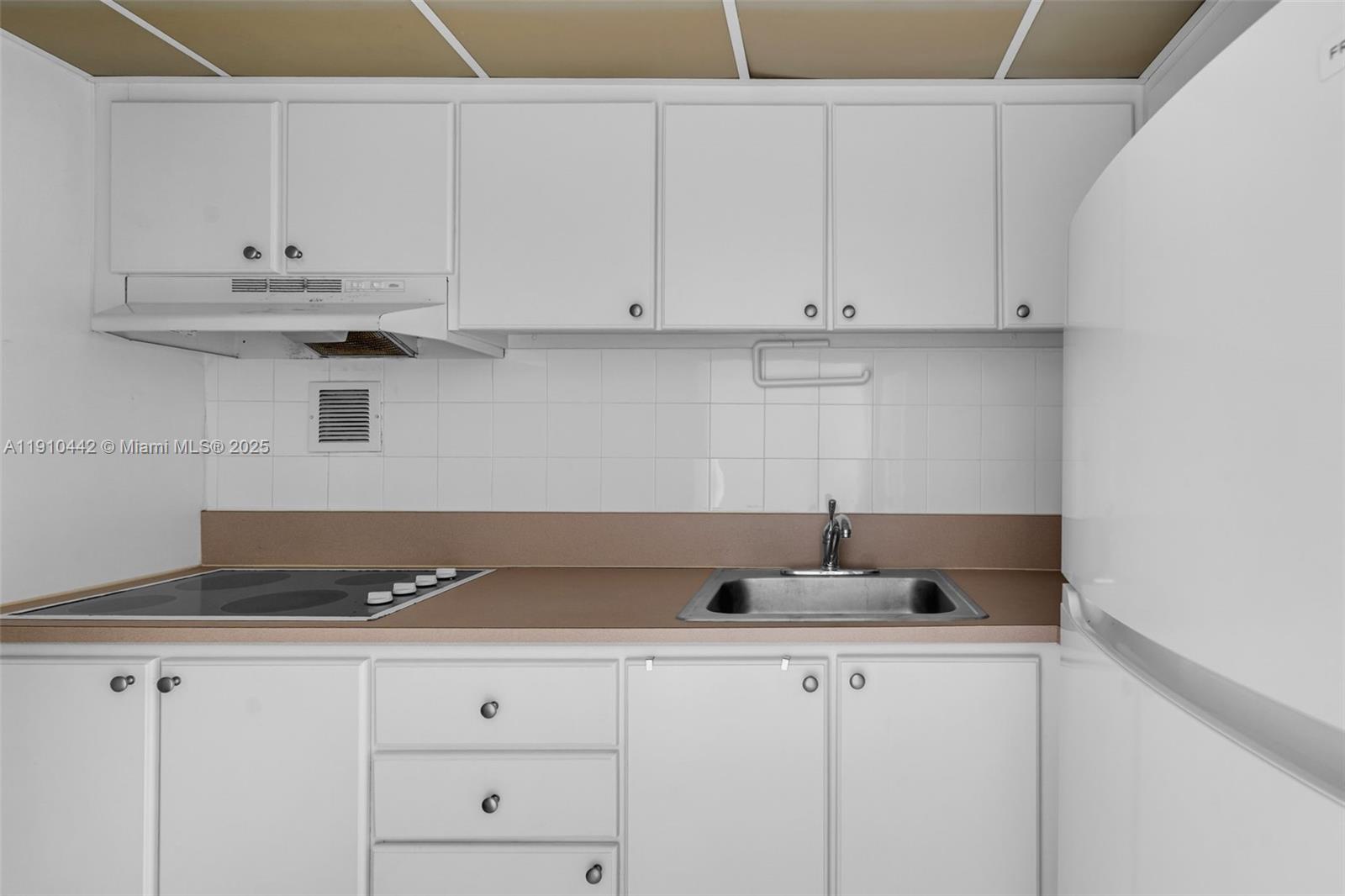 MIRADOR 1200 CONDO - Residential