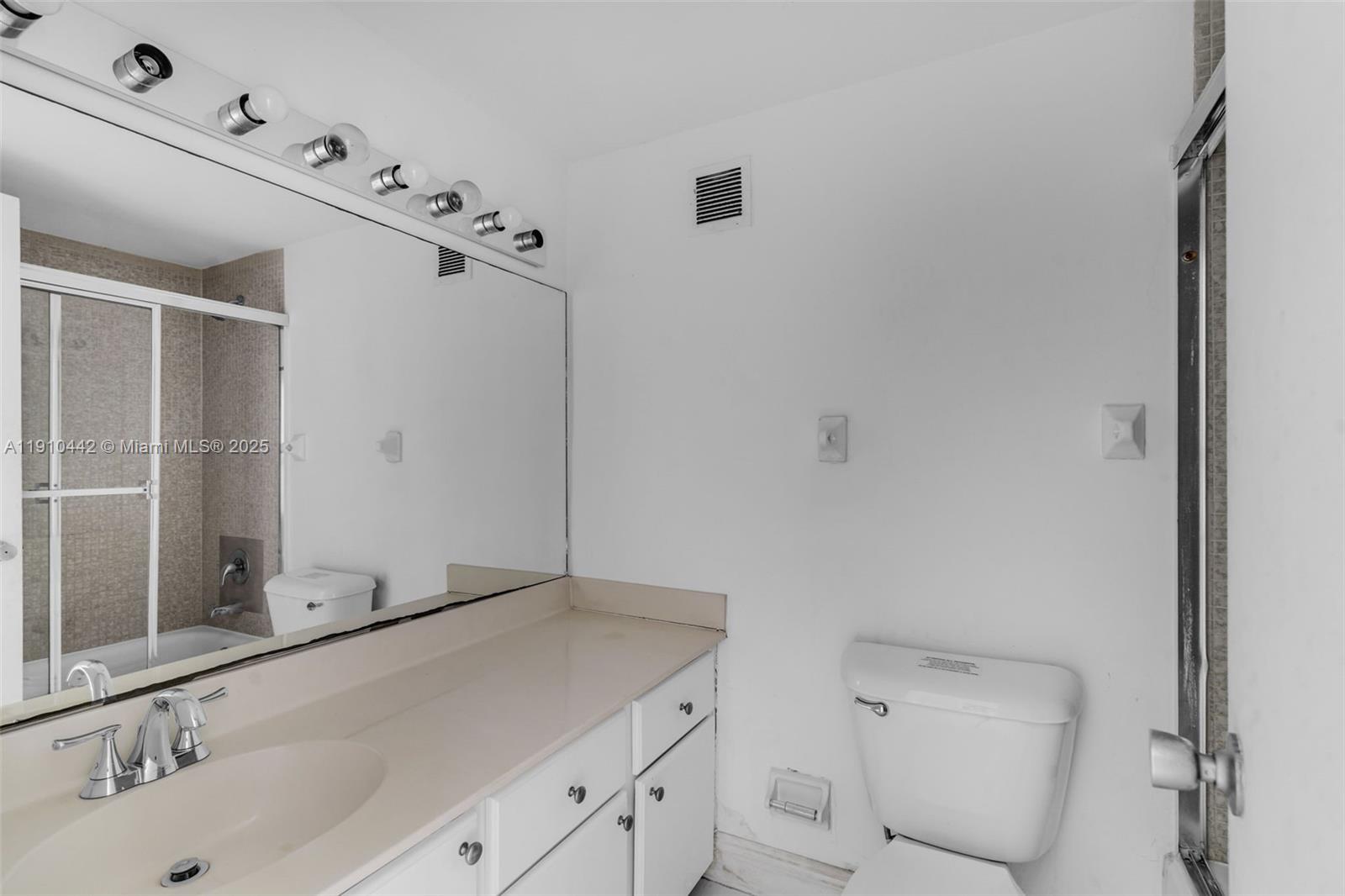 MIRADOR 1200 CONDO - Residential