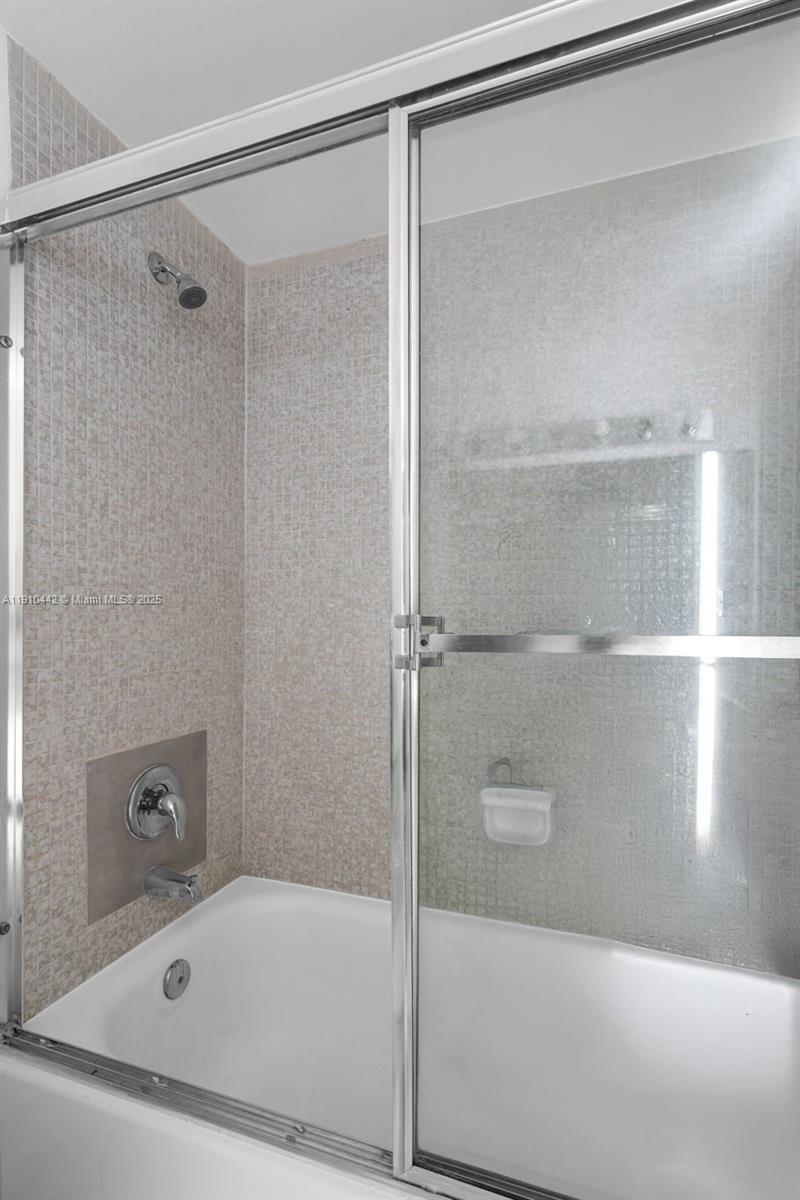 MIRADOR 1200 CONDO - Residential