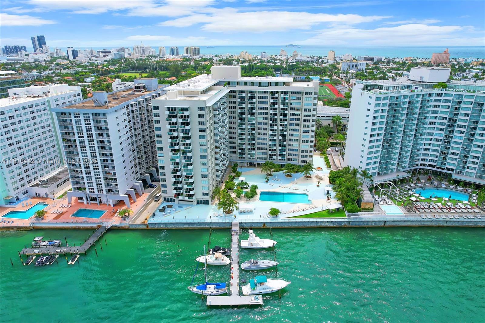 MIRADOR 1200 CONDO - Residential