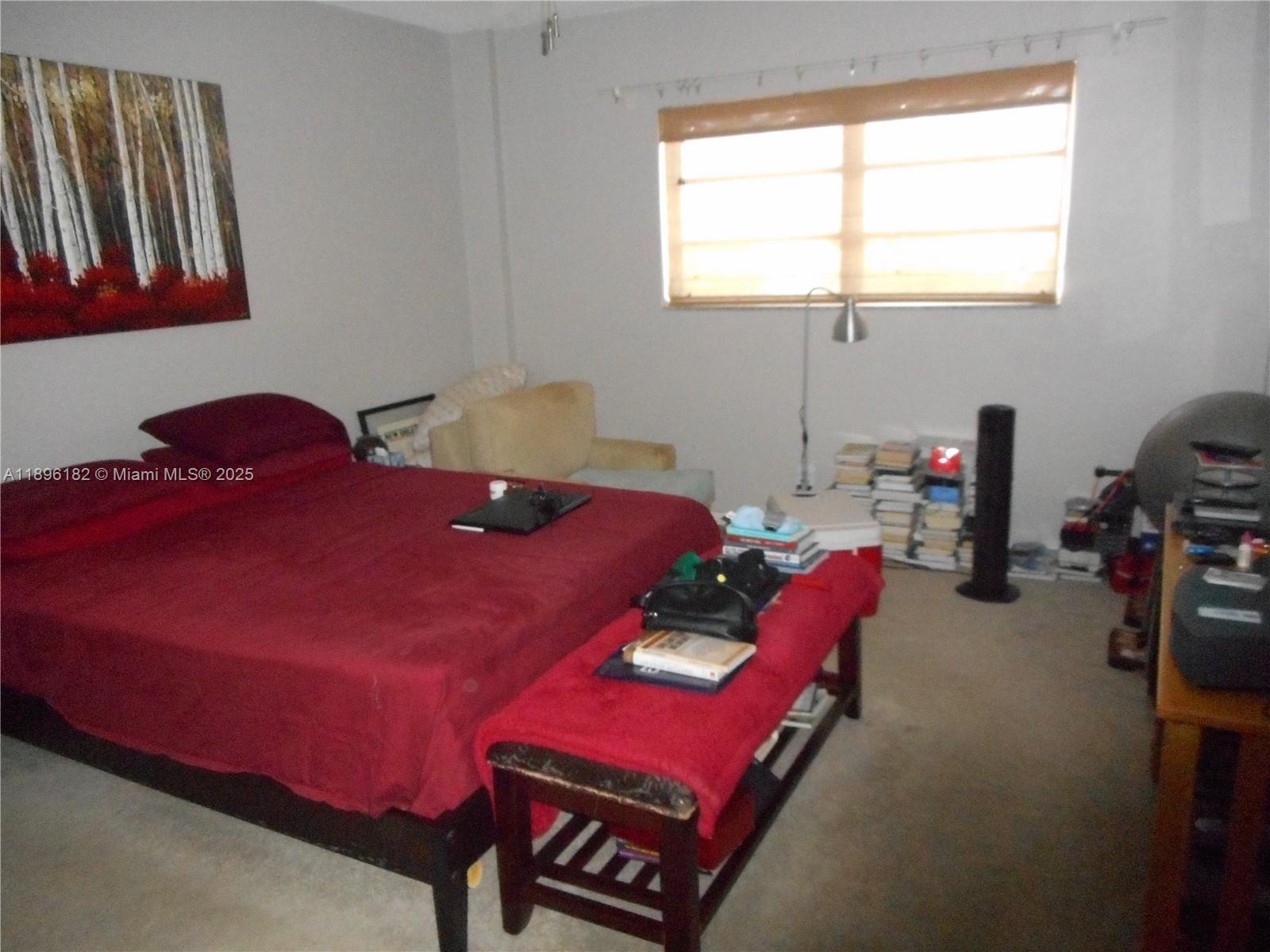 SUMMIT CONDO - Residential