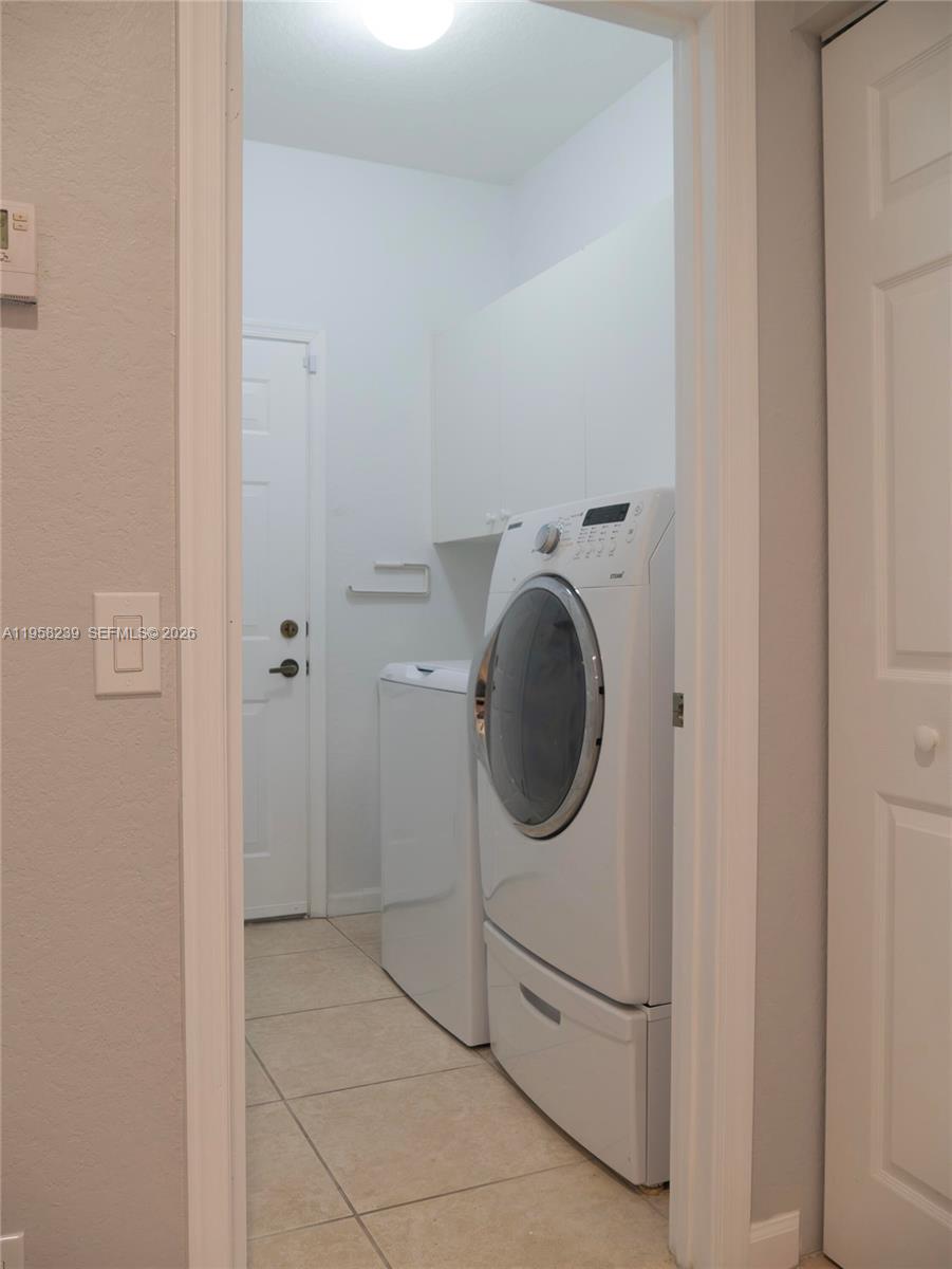 SECTOR 7-PARCEL N-2 - Residential Lease