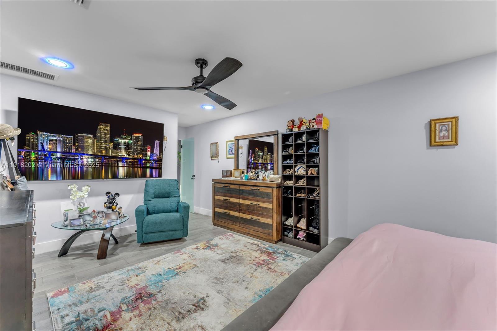 THE MISSIONS - Residential