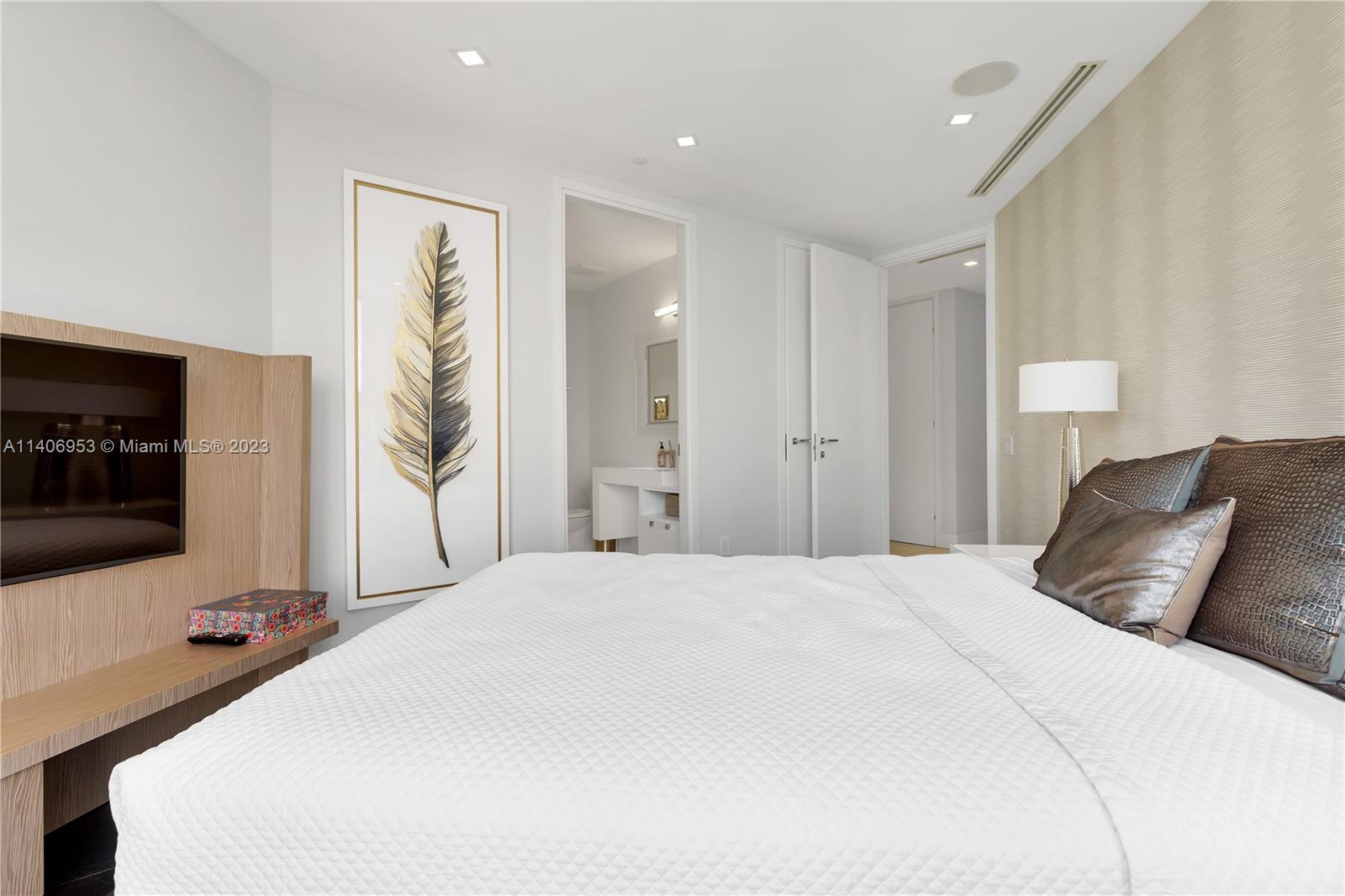 BRICKELLHOUSE CONDO - Residential