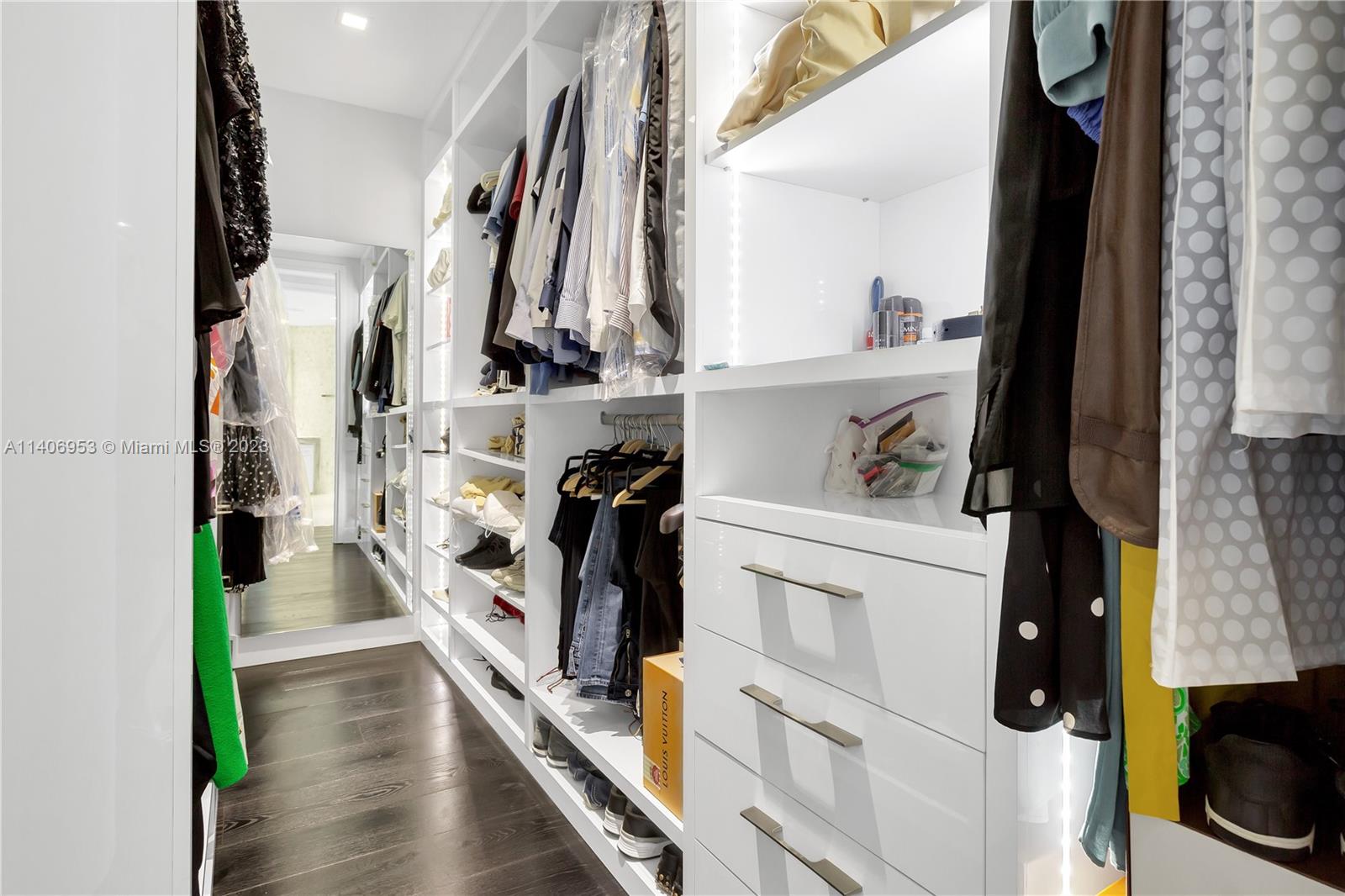 BRICKELLHOUSE CONDO - Residential