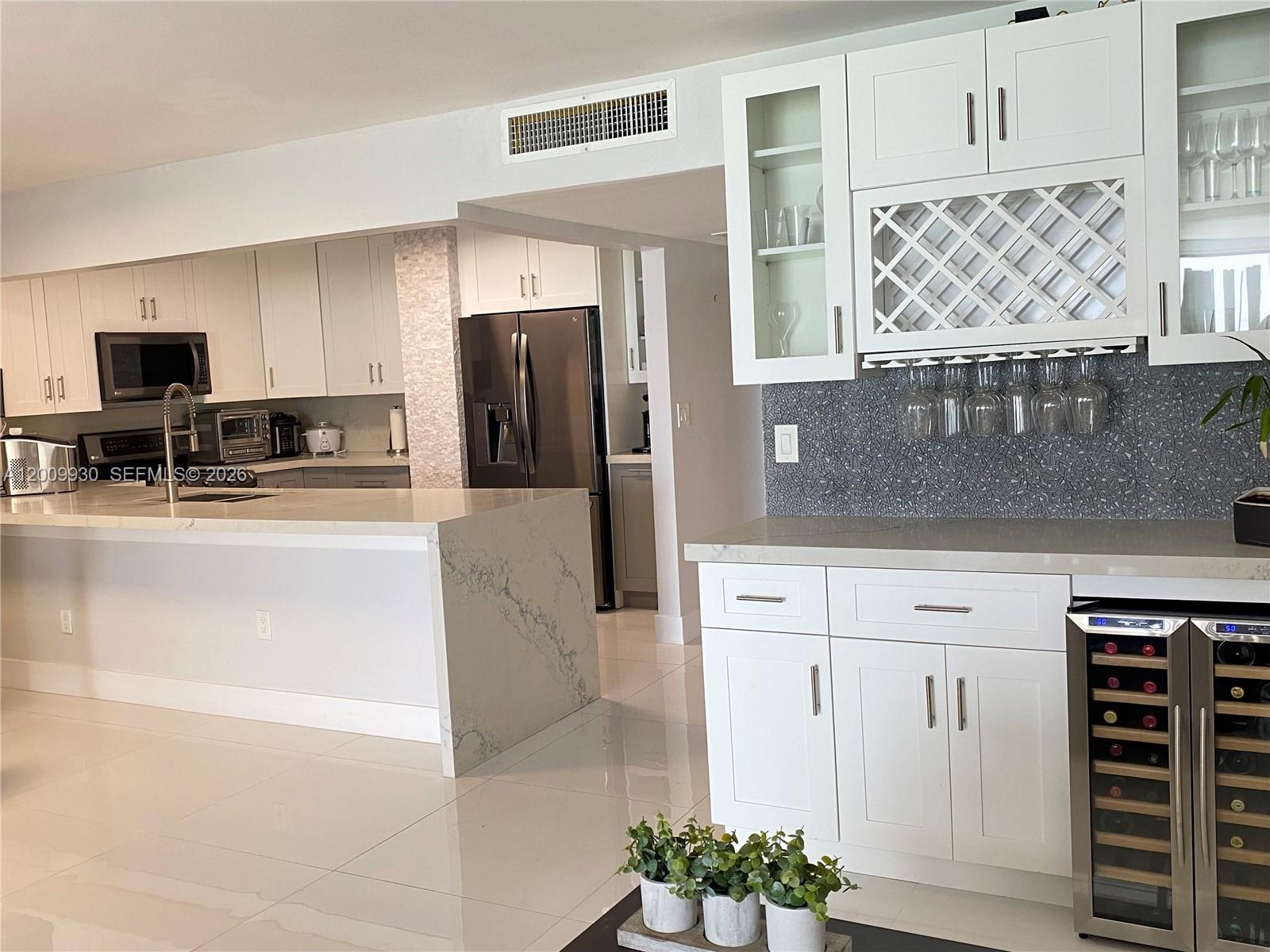 OCEAN PARK CONDO - Residential