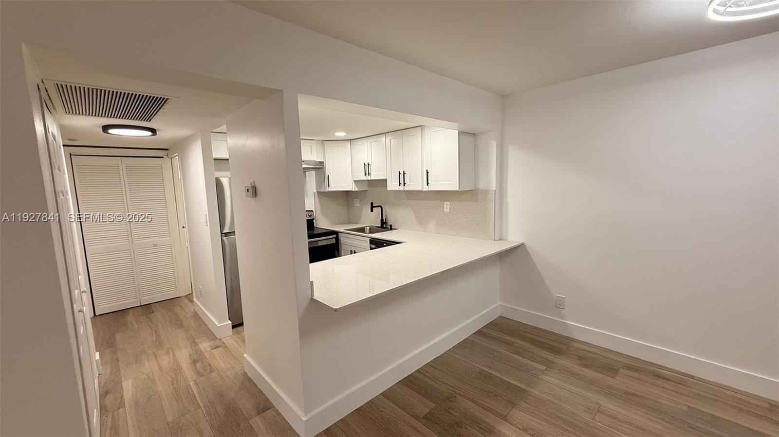 5845 Washington St 65