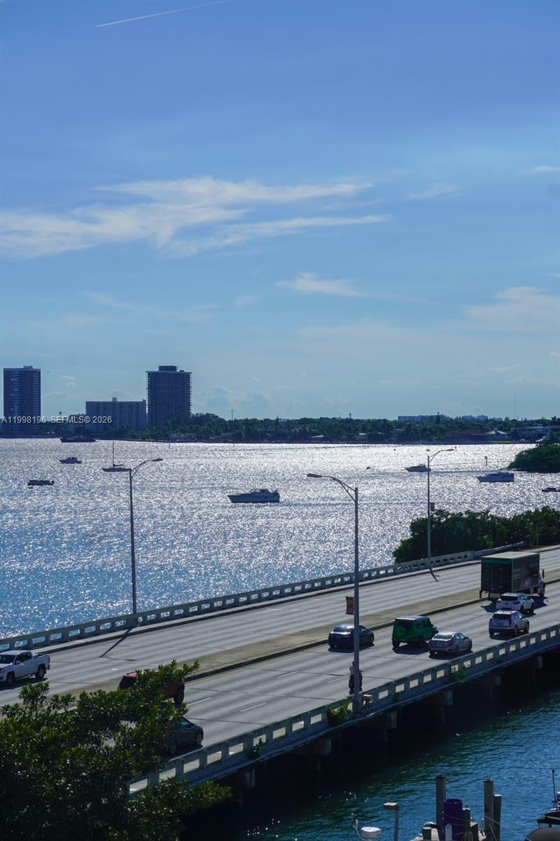 BAYSHORE YACHT & TENNIS C - Residential