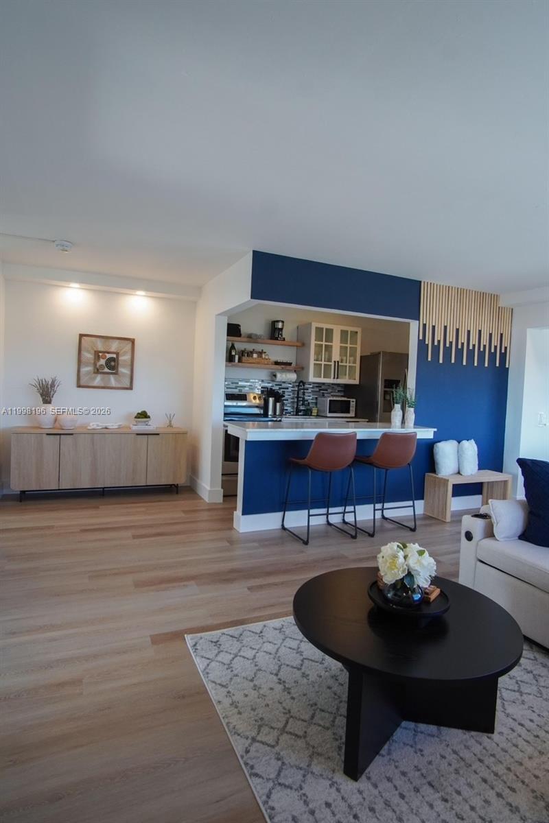 BAYSHORE YACHT & TENNIS C - Residential