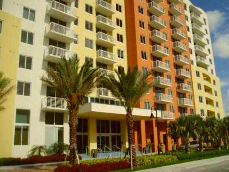1 bedroom with balcony in the heart of Aventura. Urban living at its best! Walking distance to trendy restaurants & shops. European kitchen cabinets, stainless steel appliances, W/D inside unit. Amenities include relaxing courtyard infinity pool & cabanas , Jacuzzi, gym, theatre style screening room, cyber café, concierge, parking & much more. Has new carpet in living areas. Can be rented furnished or unfurnished.