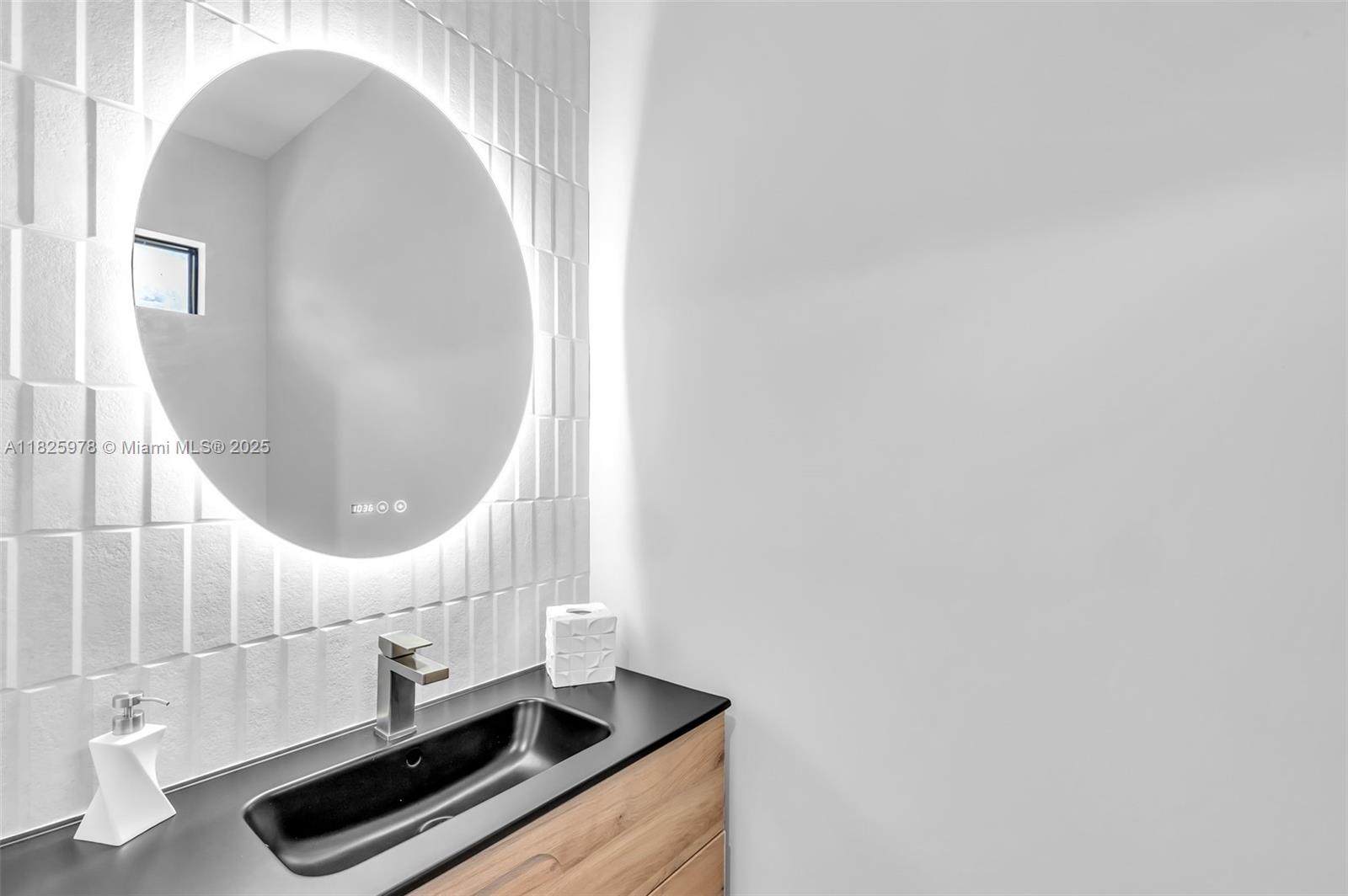 LAUDERDALE - Residential Lease