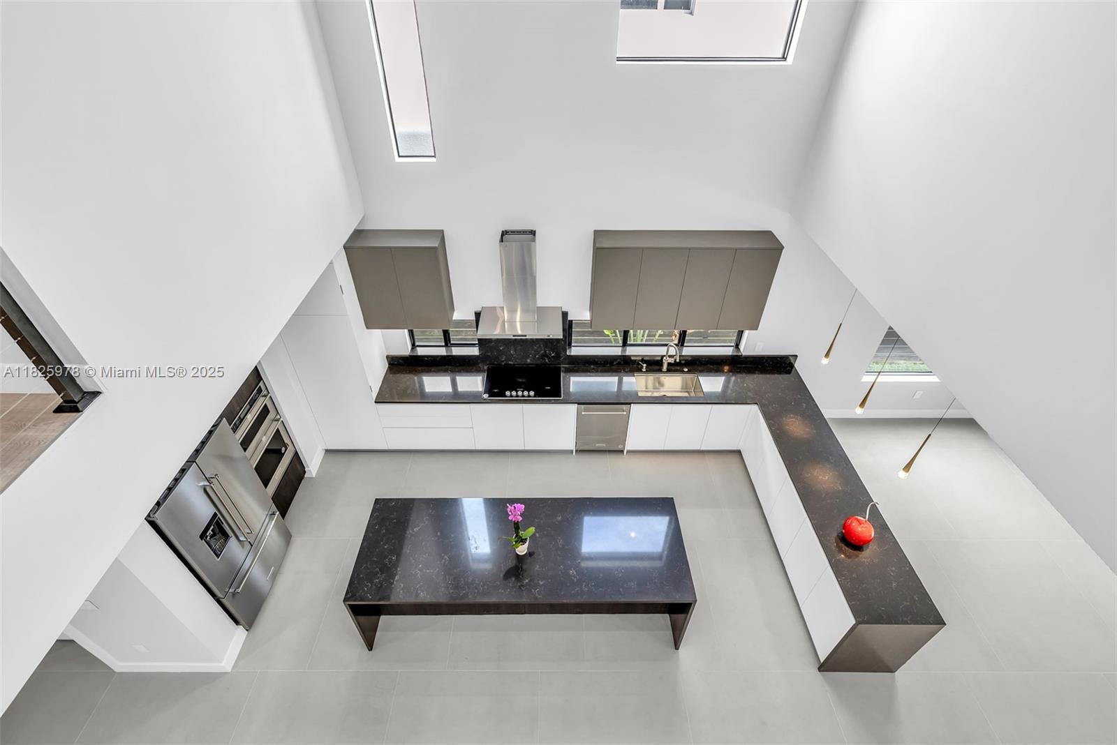 LAUDERDALE - Residential Lease