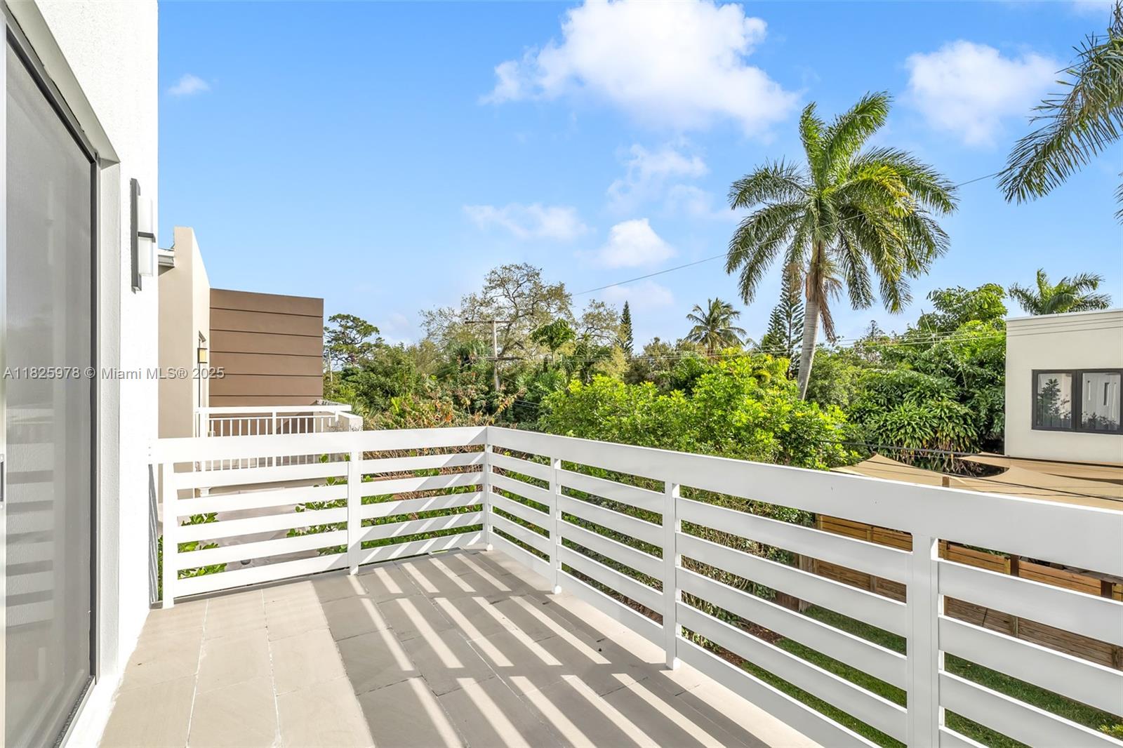 LAUDERDALE - Residential Lease