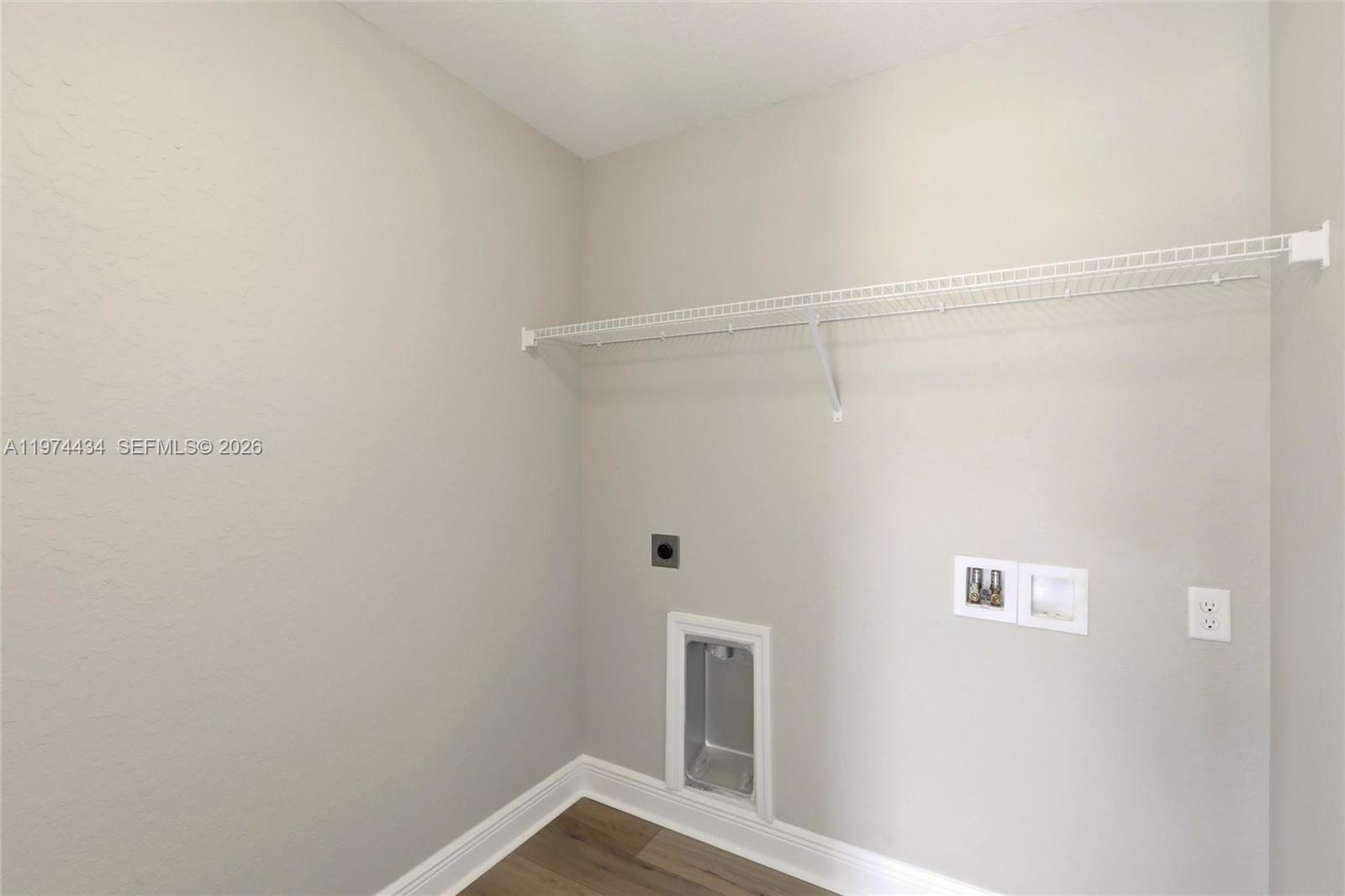 Sun N Lake - Residential