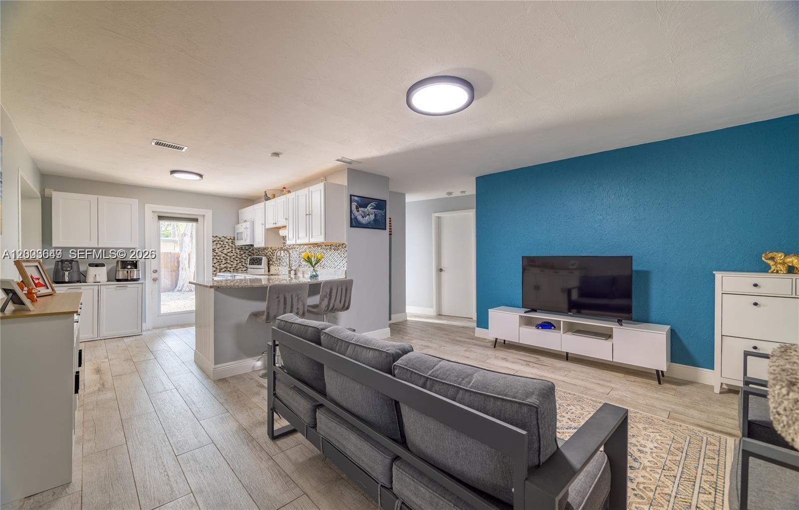 CRESTHAVEN NO 5 - Residential