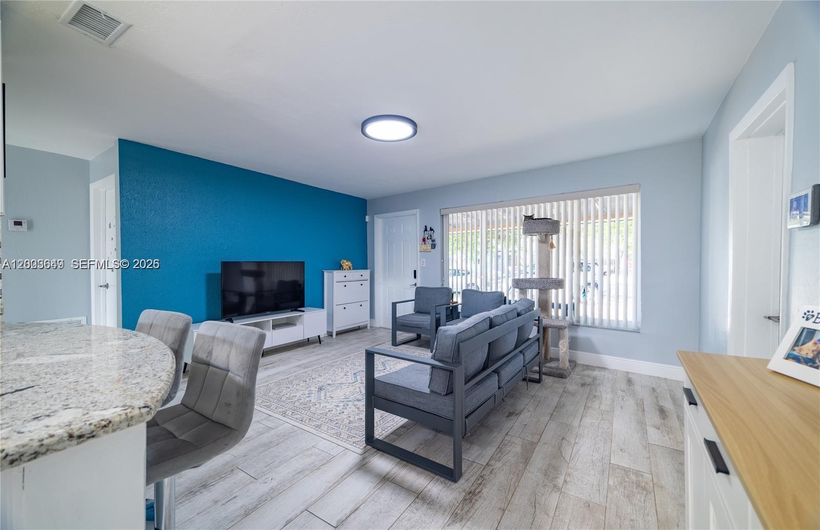 CRESTHAVEN NO 5 - Residential