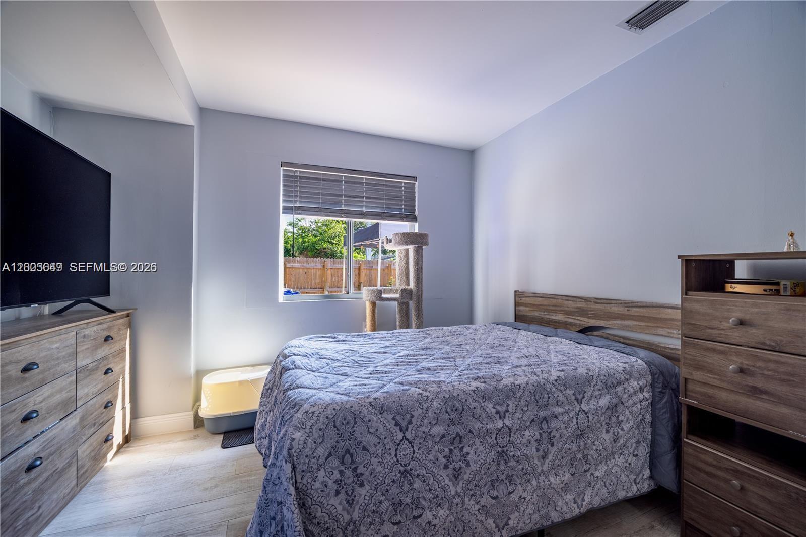 CRESTHAVEN NO 5 - Residential