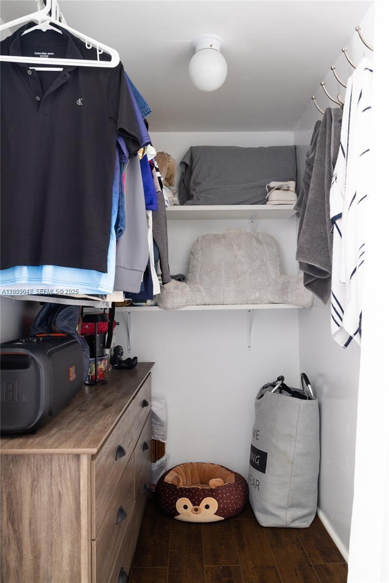 CRESTHAVEN NO 5 - Residential