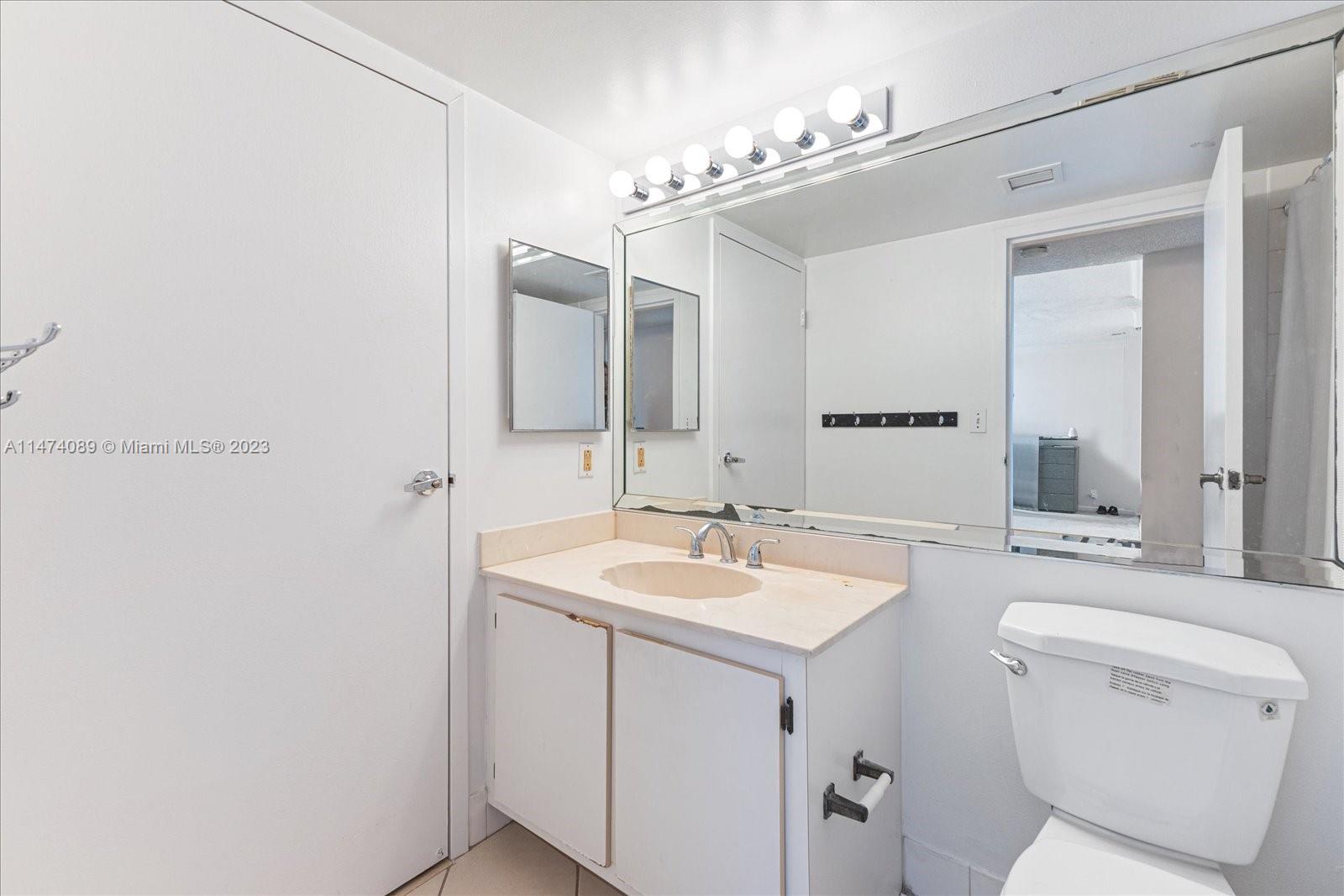 7601 E Treasure Dr 2311