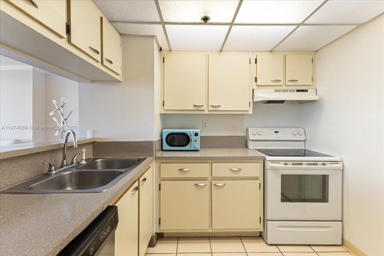 7601 E Treasure Dr 2311