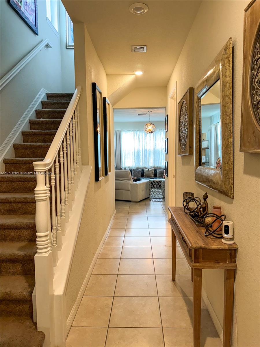HILLCREST COUNTRY CLUB SO - Residential