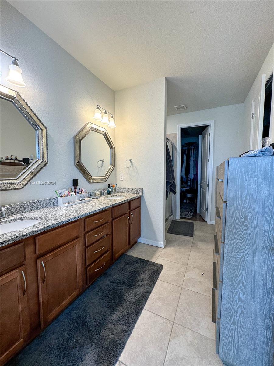 HILLCREST COUNTRY CLUB SO - Residential