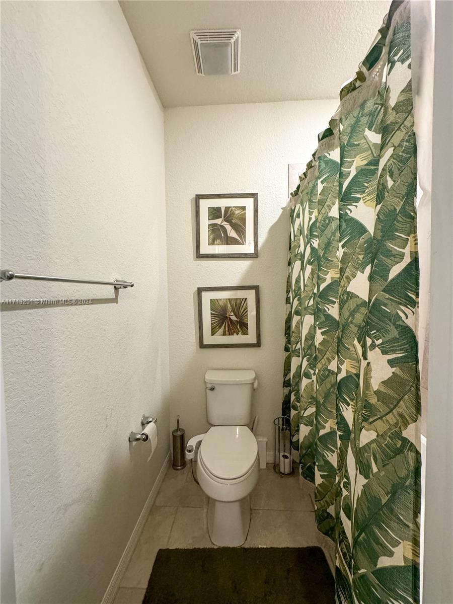 HILLCREST COUNTRY CLUB SO - Residential