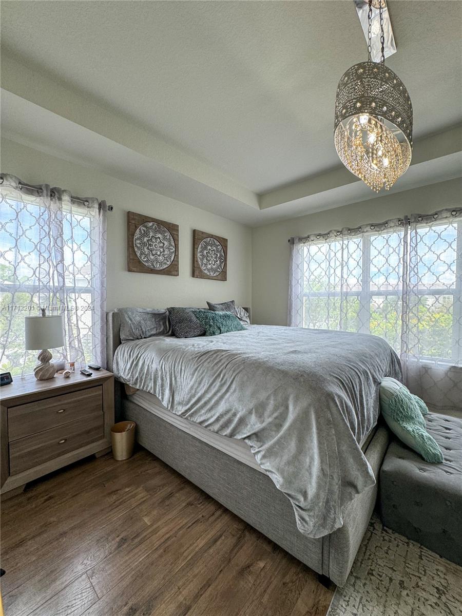 HILLCREST COUNTRY CLUB SO - Residential