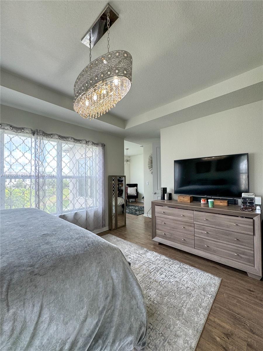 HILLCREST COUNTRY CLUB SO - Residential