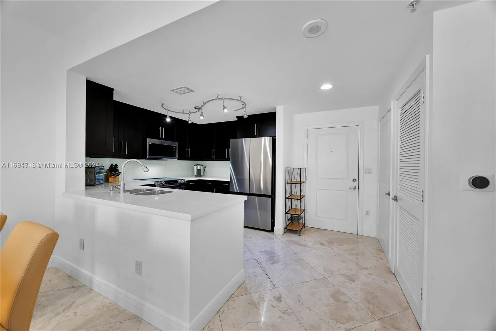 Coral Gables, Florida 33134, United States, 2 Bedrooms Bedrooms, ,2 BathroomsBathrooms,Residential,Active,32580