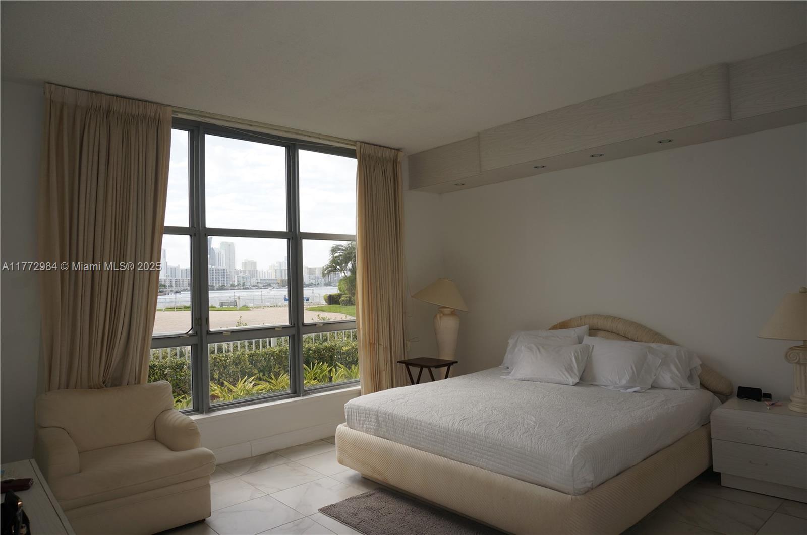 Property for Sale at 19101 Ne 36th Ct 108, Aventura, Miami-Dade County, Florida - Bedrooms: 2 
Bathrooms: 2  - $535,000