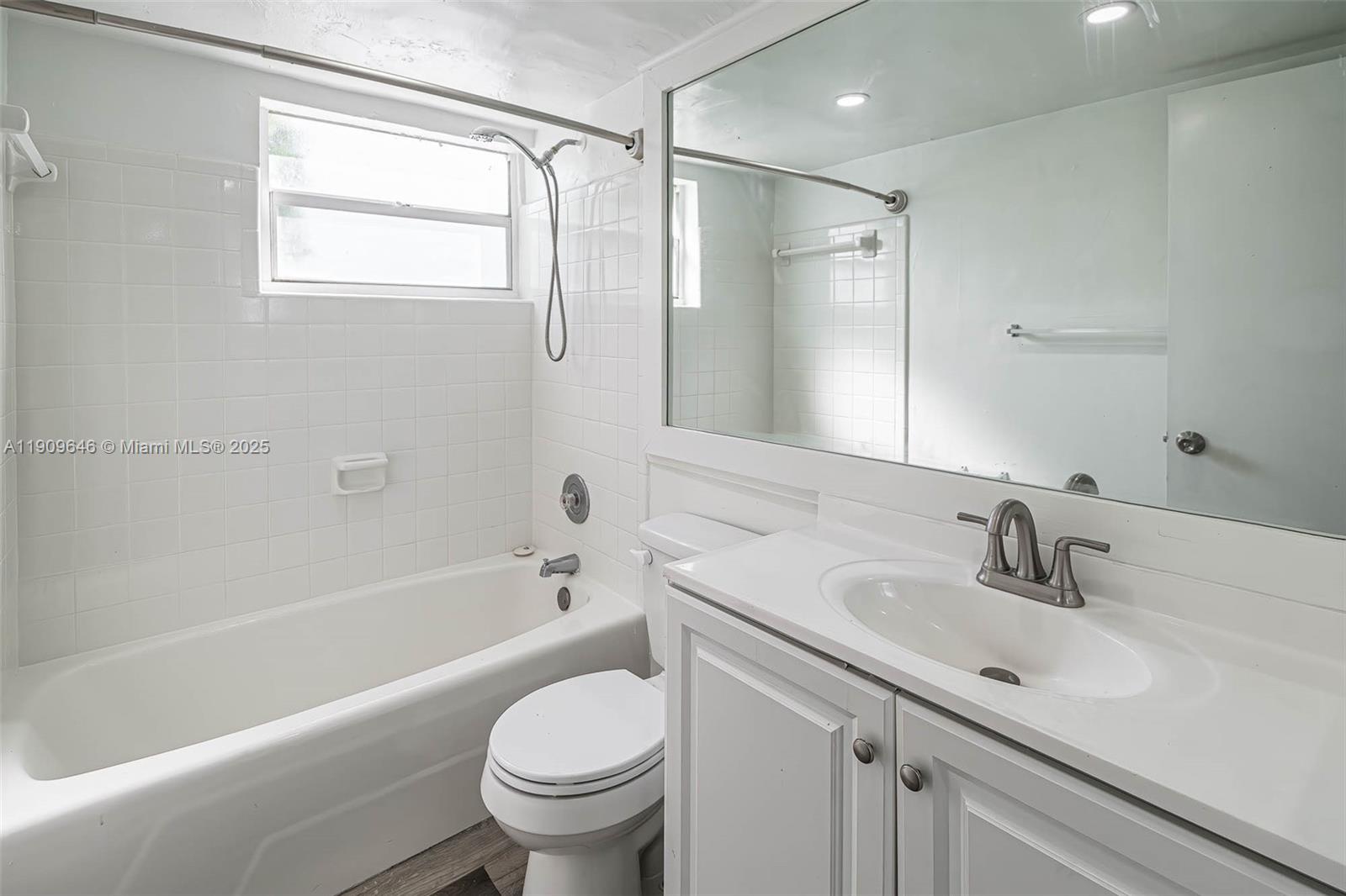 EVERGLADE LAND SALES CO - Residential Lease