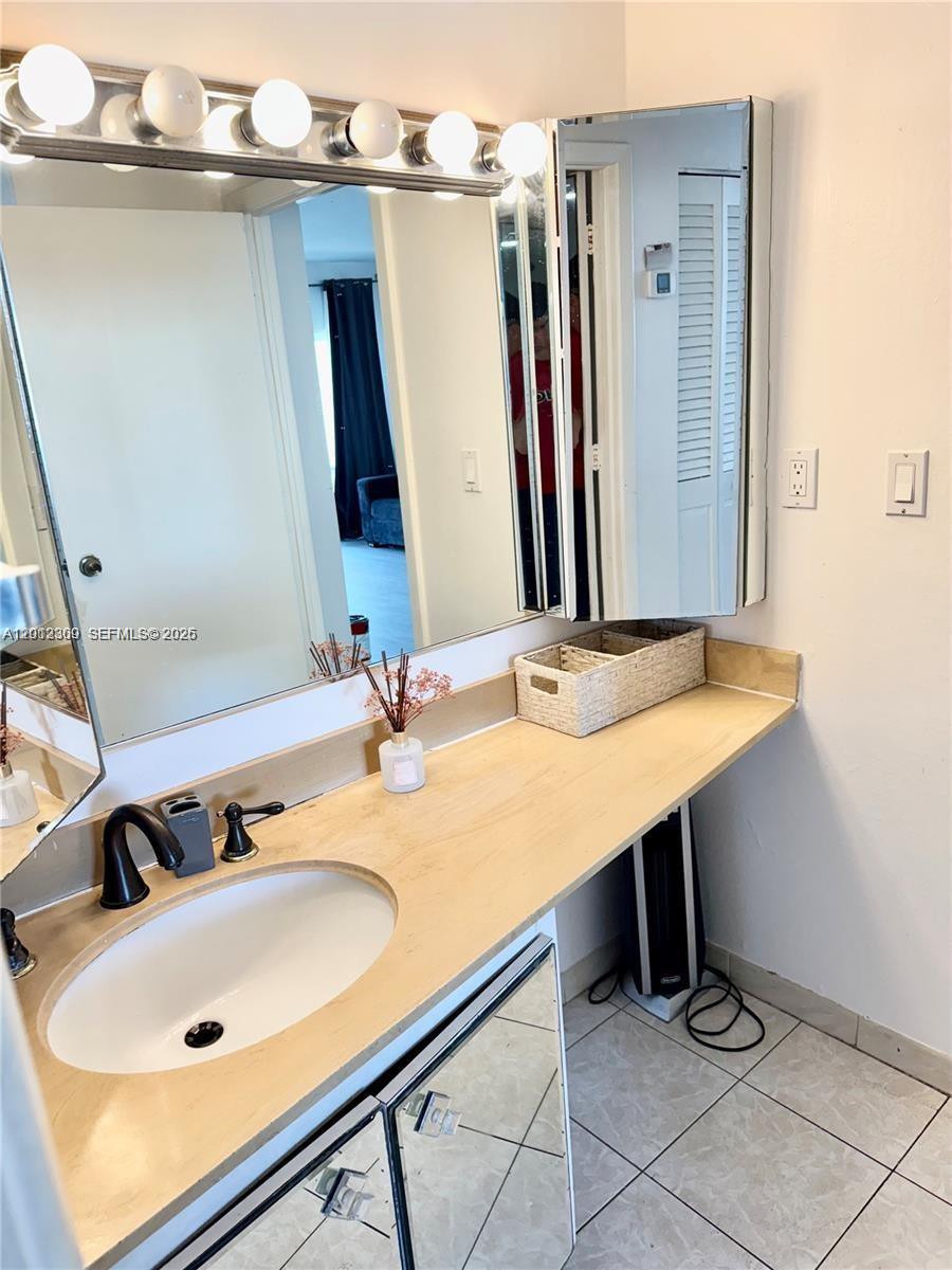 ARLEN HOUSE CONDO - Residential Lease