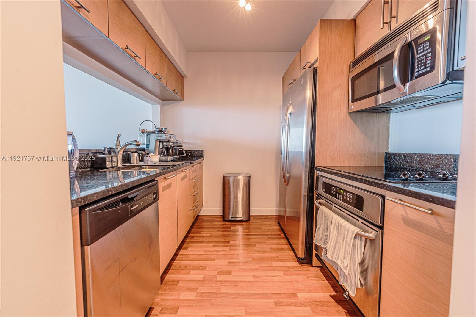 BRICKELL ON THE RIVER N T - Residential Lease