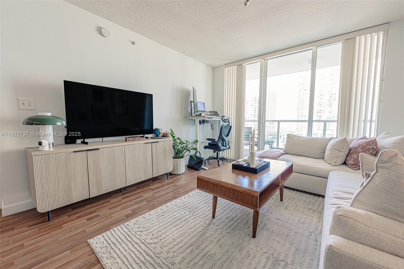 BRICKELL ON THE RIVER N T - Residential Lease