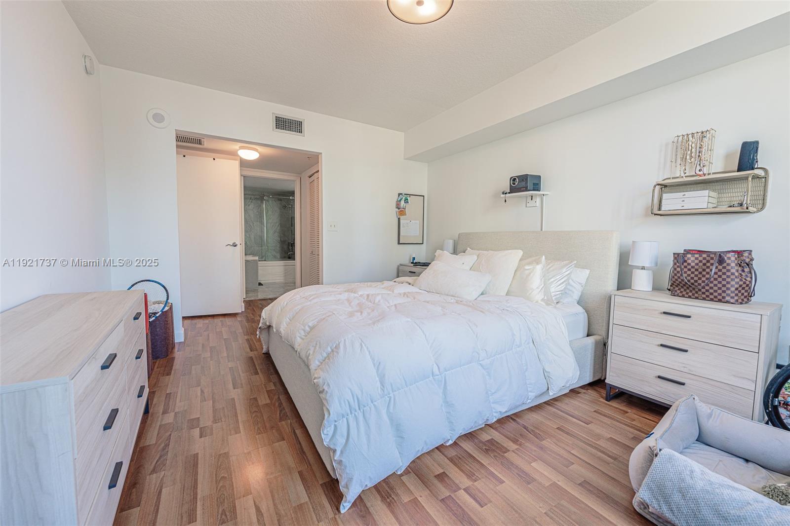 BRICKELL ON THE RIVER N T - Residential Lease