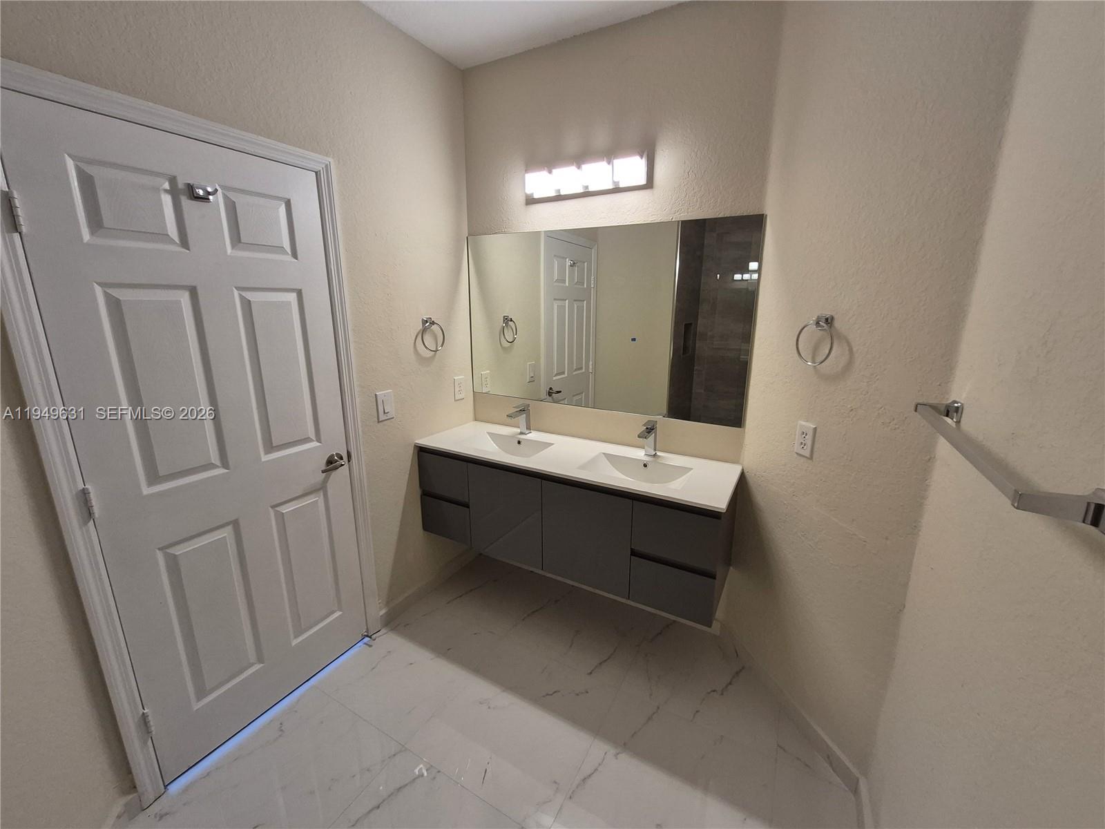 DORAL ISLES NORTH SEC TWO - Residential