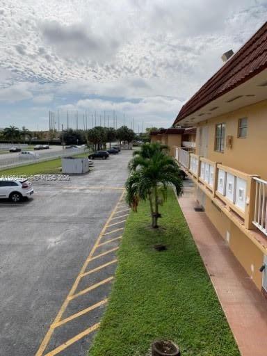 NEW WORLD CONDO APTS IV - Residential Lease