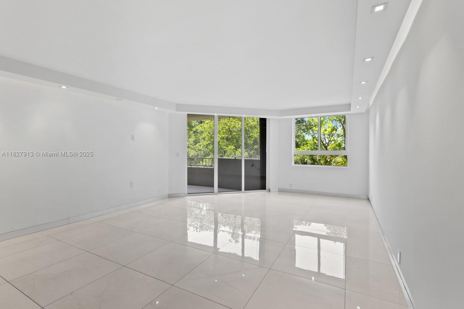 181 Crandon Blvd 207