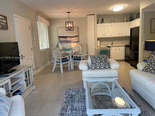 PLANTATION VILLAS CONDO F - Residential